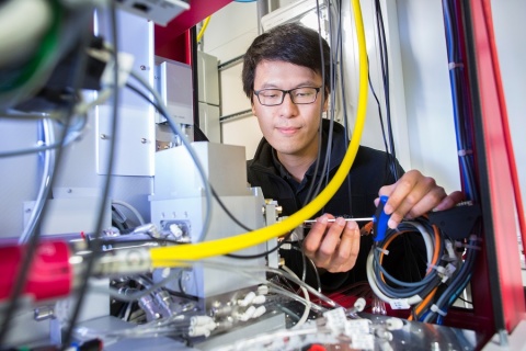 在以下位置获取职业机会和商业信息: Laserline GmbH